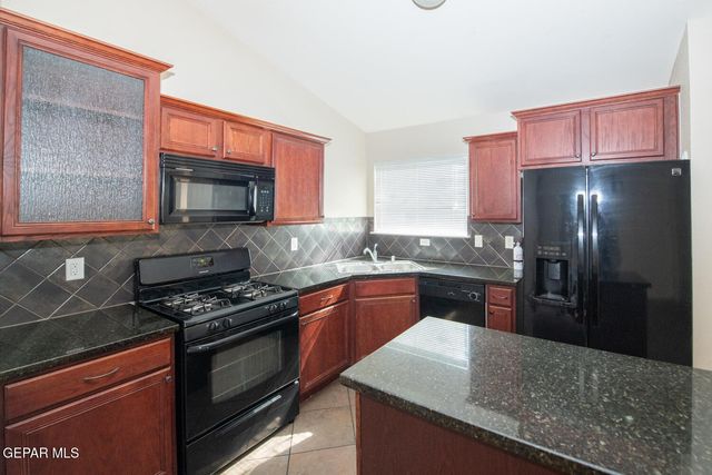 4652 LORENZO PONCE Drive, El Paso, TX 79938