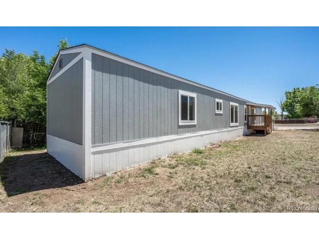 135 E Cellini Dr, Pueblo, CO 81007