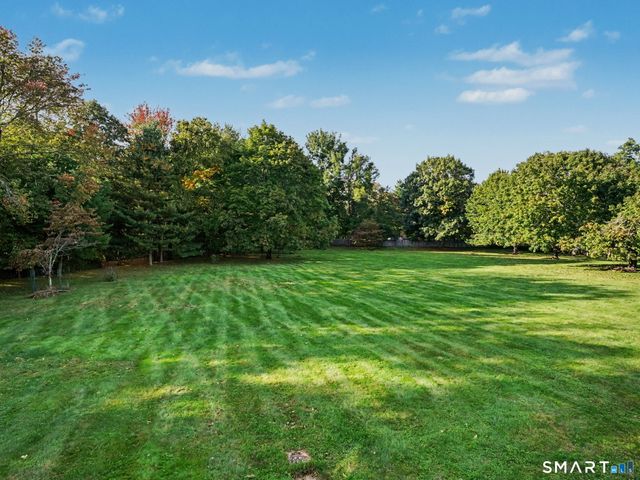 7 Clearview Drive, Woodbridge, CT 06525