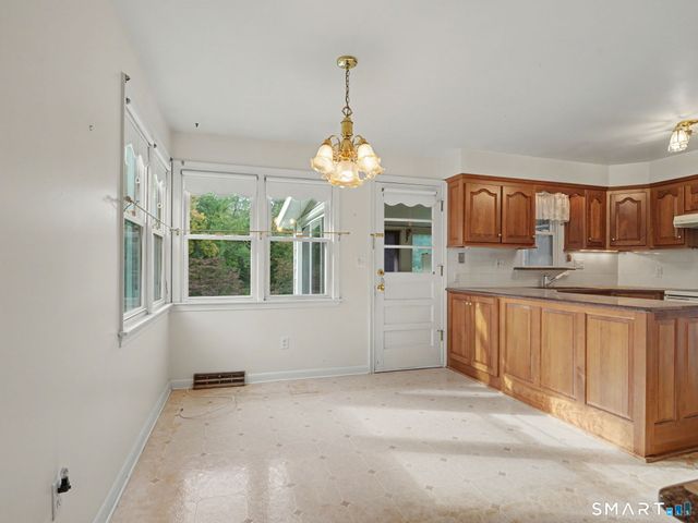 7 Clearview Drive, Woodbridge, CT 06525