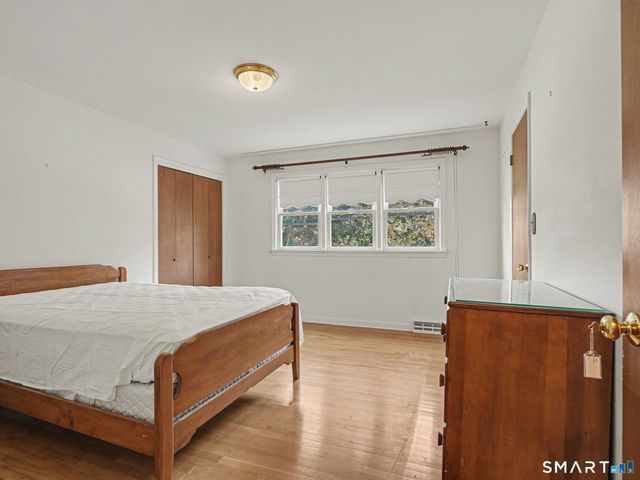7 Clearview Drive, Woodbridge, CT 06525
