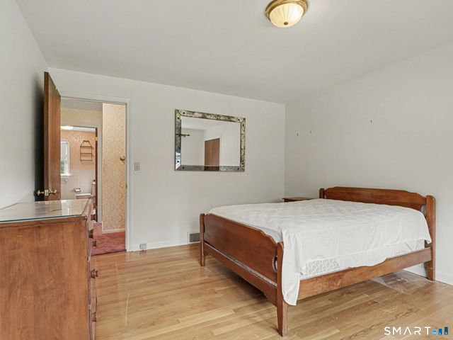 7 Clearview Drive, Woodbridge, CT 06525