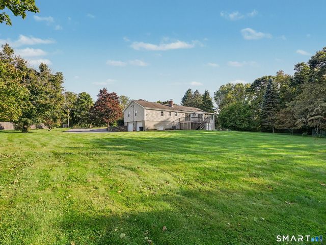 7 Clearview Drive, Woodbridge, CT 06525