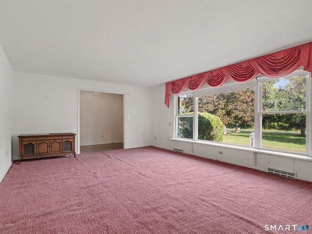 7 Clearview Drive, Woodbridge, CT 06525