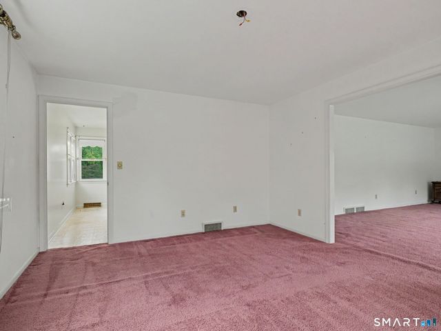 7 Clearview Drive, Woodbridge, CT 06525