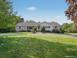 7 Clearview Drive, Woodbridge, CT 06525