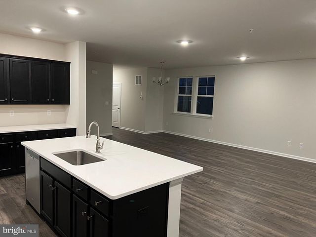 8 EGRET WAY, Phoenixville, PA 19460