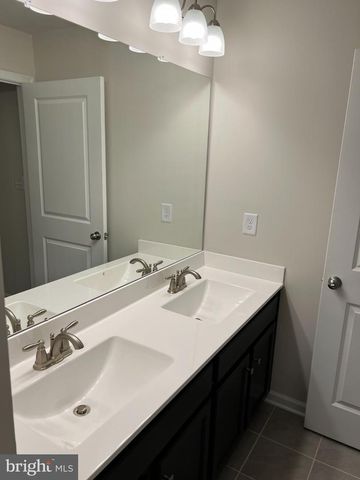 8 EGRET WAY, Phoenixville, PA 19460