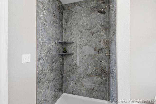 400 S Chickasaw Avenue, Bartlesville, OK 74003