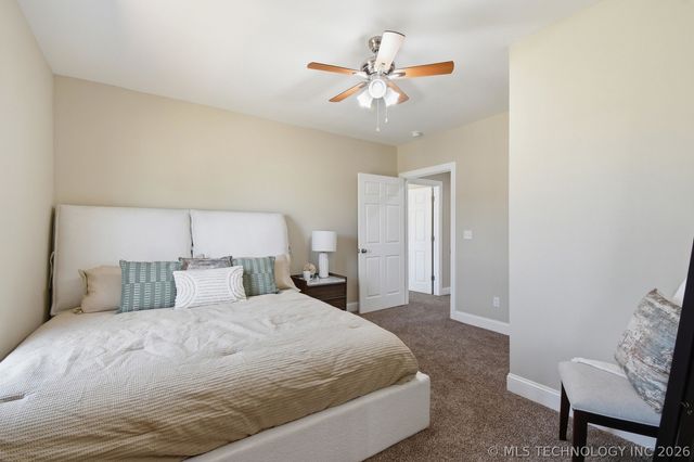 400 S Chickasaw Avenue, Bartlesville, OK 74003