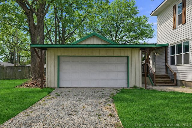 400 S Chickasaw Avenue, Bartlesville, OK 74003