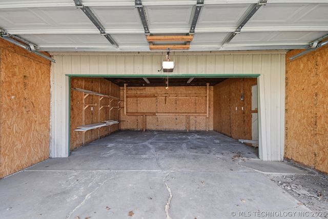 400 S Chickasaw Avenue, Bartlesville, OK 74003