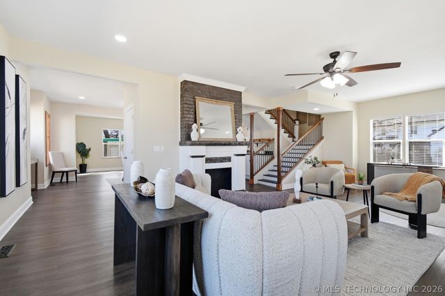 400 S Chickasaw Avenue, Bartlesville, OK 74003