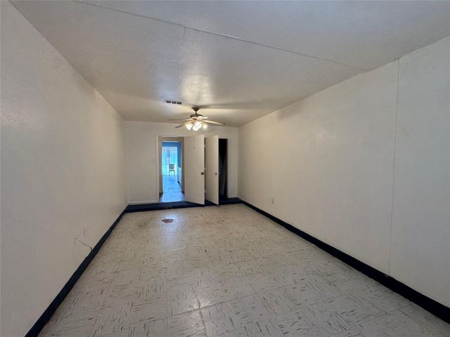 733 Pine Avenue, Prairie View, TX 77445