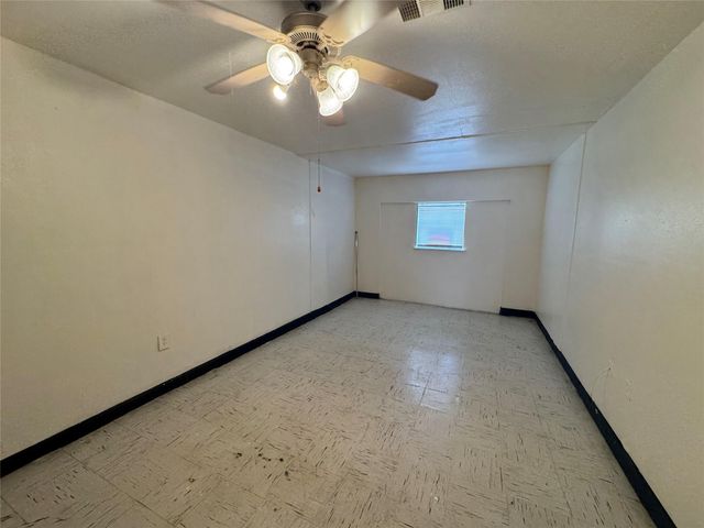 733 Pine Avenue, Prairie View, TX 77445