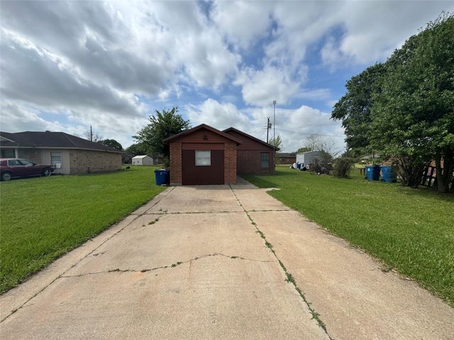 733 Pine Avenue, Prairie View, TX 77445