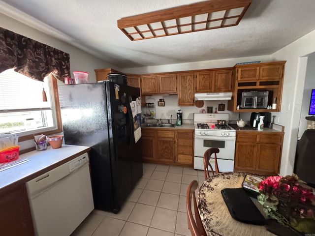 1105 S Prairie Street, Stuttgart, AR 72160