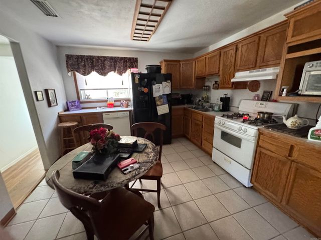 1105 S Prairie Street, Stuttgart, AR 72160