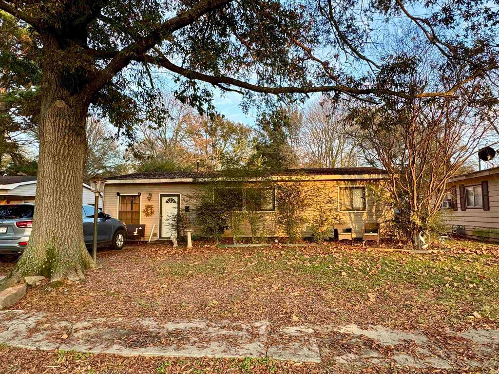 1105 S Prairie Street, Stuttgart, AR 72160