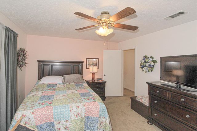 175 Checkmate, Livingston, TX 77351