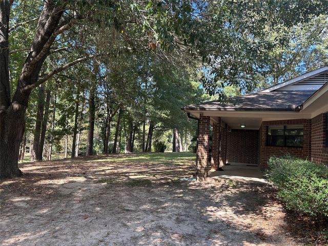 175 Checkmate, Livingston, TX 77351