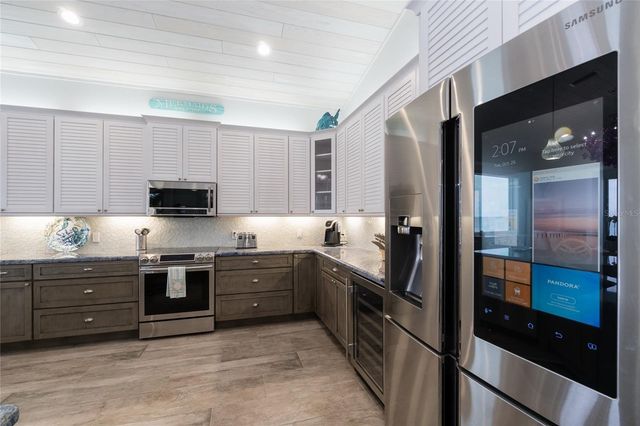 2302 GULF DRIVE N, Bradenton Beach, FL 34217