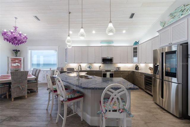 2302 GULF DRIVE N, Bradenton Beach, FL 34217