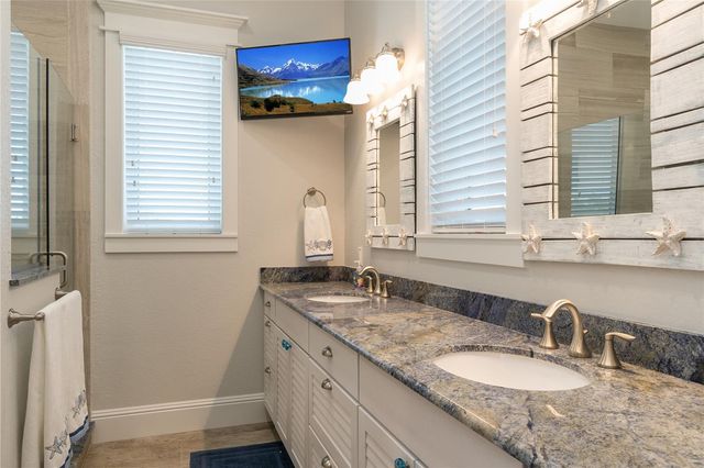 2302 GULF DRIVE N, Bradenton Beach, FL 34217