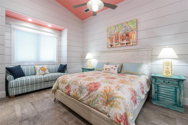 2302 GULF DRIVE N, Bradenton Beach, FL 34217