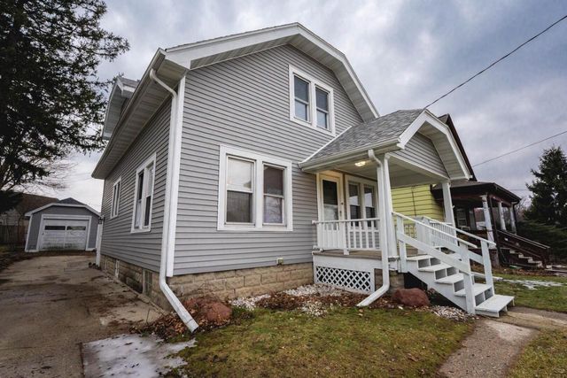 454 Kilbourn AVENUE, West Bend, WI 53095