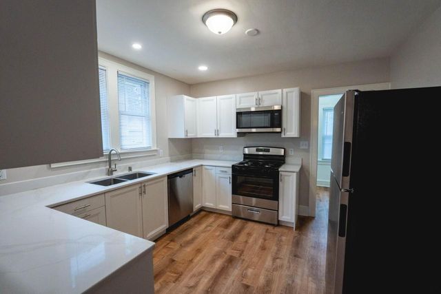 454 Kilbourn AVENUE, West Bend, WI 53095