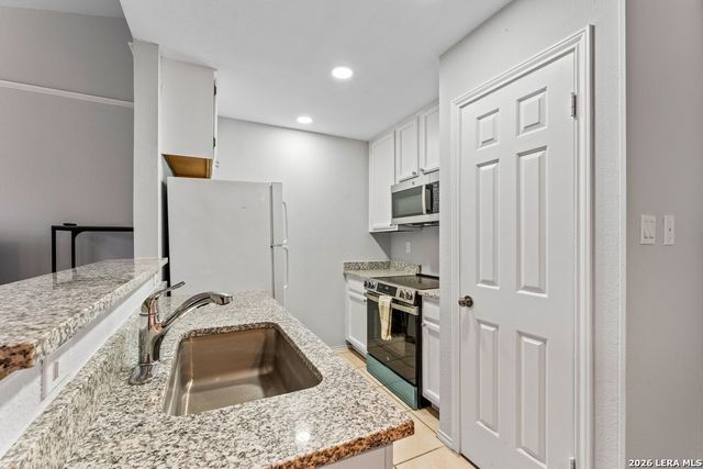 4803 Hamilton Wolfe Rd Apt 110, San Antonio, TX 78229