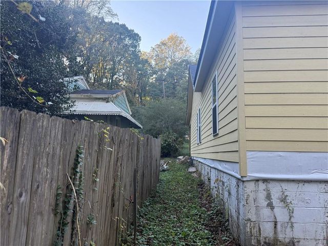 879 Edwin Place NW, Atlanta, GA 30318