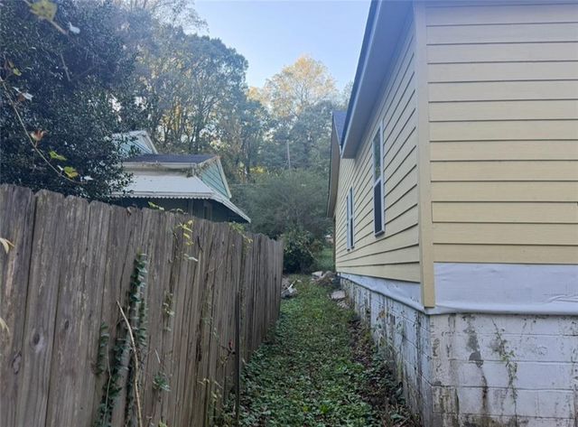 879 Edwin Place NW, Atlanta, GA 30318