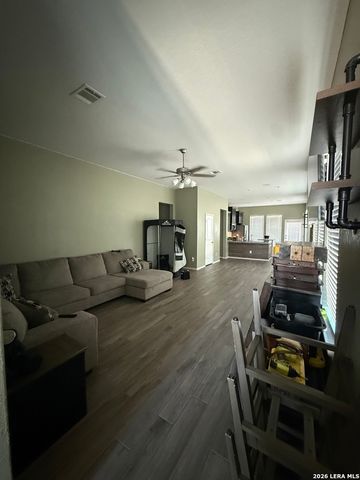 2607 Barkey Spgs, San Antonio, TX 78245