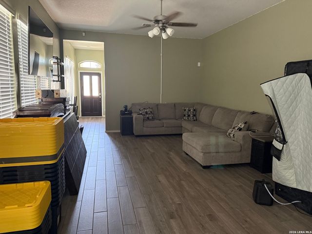 2607 Barkey Spgs, San Antonio, TX 78245
