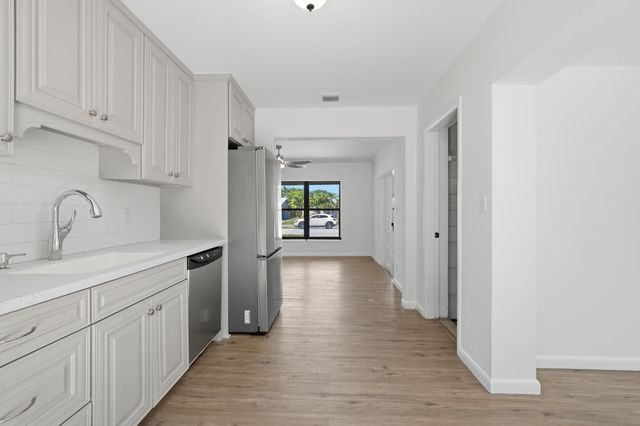 5224 NE 2nd Terrace, Oakland Park, FL 33334