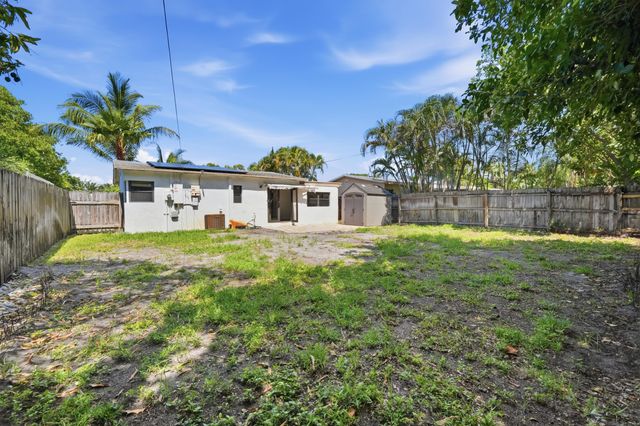 5224 NE 2nd Terrace, Oakland Park, FL 33334