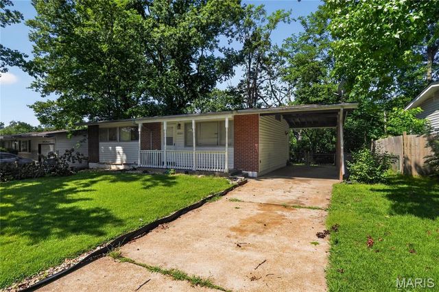 10223 Reba Drive, St Louis, MO 63136