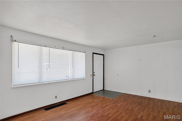 10223 Reba Drive, St Louis, MO 63136