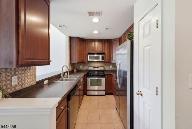 408 Donato Cir 408, Scotch Plains Twp., NJ 07076