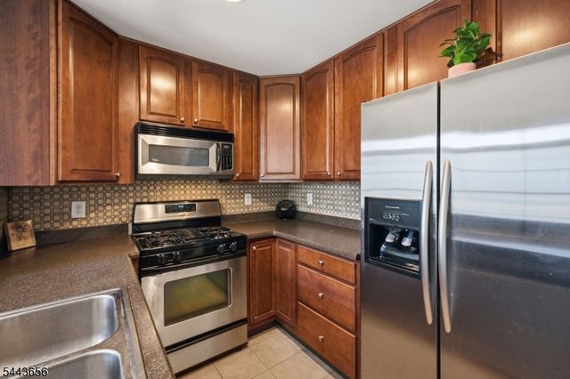 408 Donato Cir 408, Scotch Plains Twp., NJ 07076