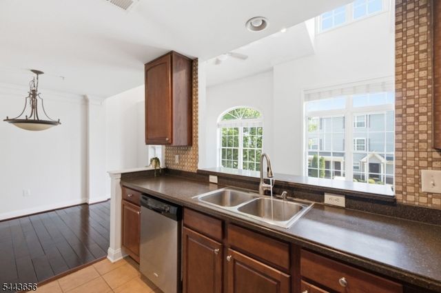 408 Donato Cir 408, Scotch Plains Twp., NJ 07076