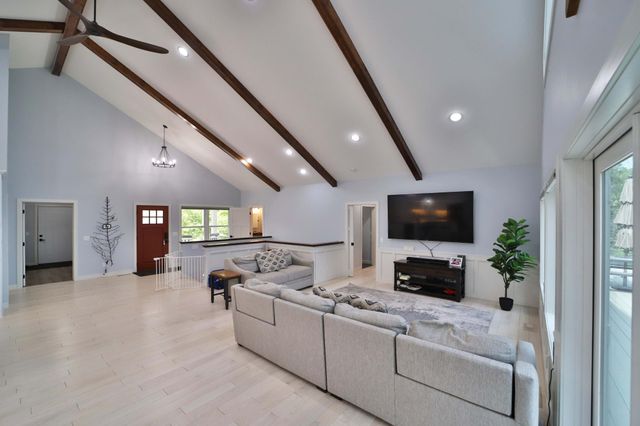 2147 Summit Drive, Cushing, MN 56443