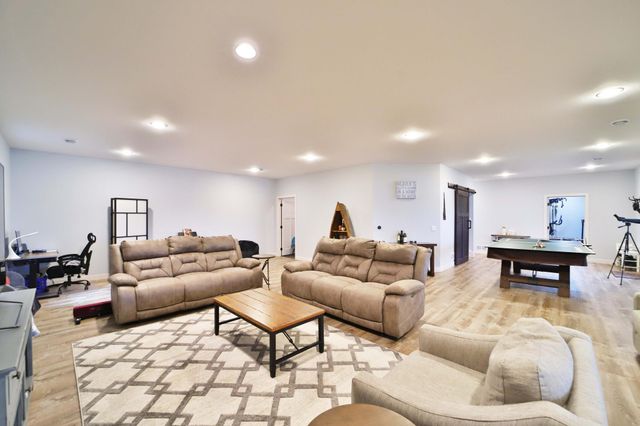 2147 Summit Drive, Cushing, MN 56443