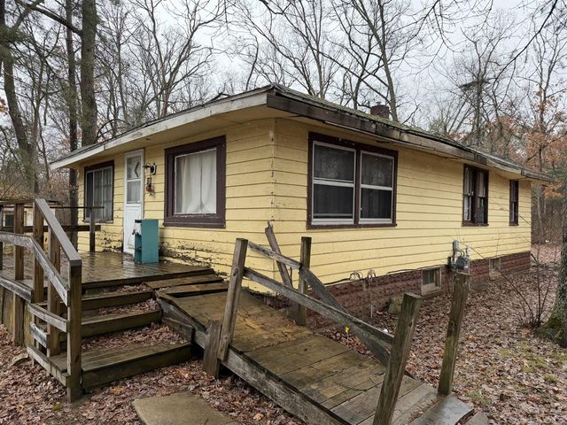 690 E Essex Drive, Idlewild, MI 49642