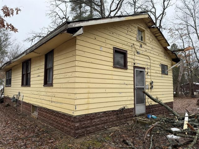 690 E Essex Drive, Idlewild, MI 49642