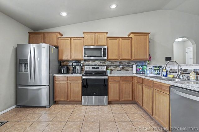 25568 E 91st Place S, Broken Arrow, OK 74014