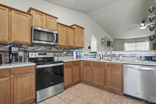 25568 E 91st Place S, Broken Arrow, OK 74014