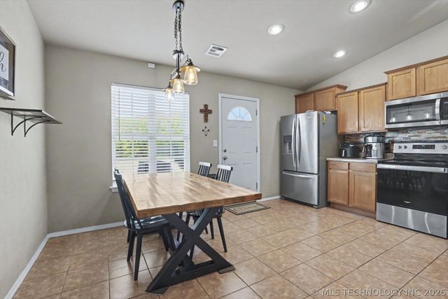 25568 E 91st Place S, Broken Arrow, OK 74014